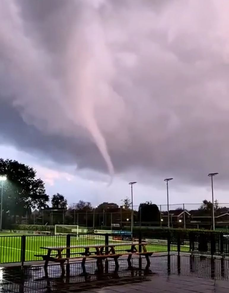Windhoos woensdagavond in 's-Heerenberg (still van video: Sascha Jolink)