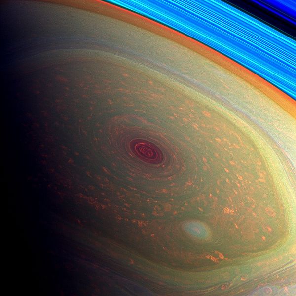 600px-Saturn'sHexagonFalseColor_NASA_JPL-Caltech.jpg