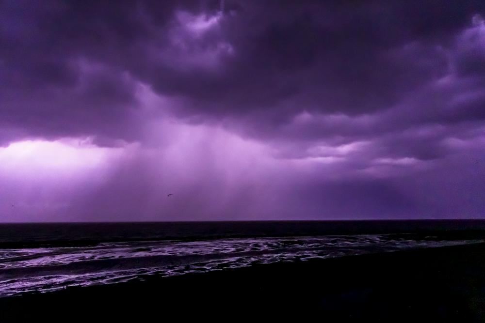 Zware bui boven het Wad (Janna Jacoba van der Laag)