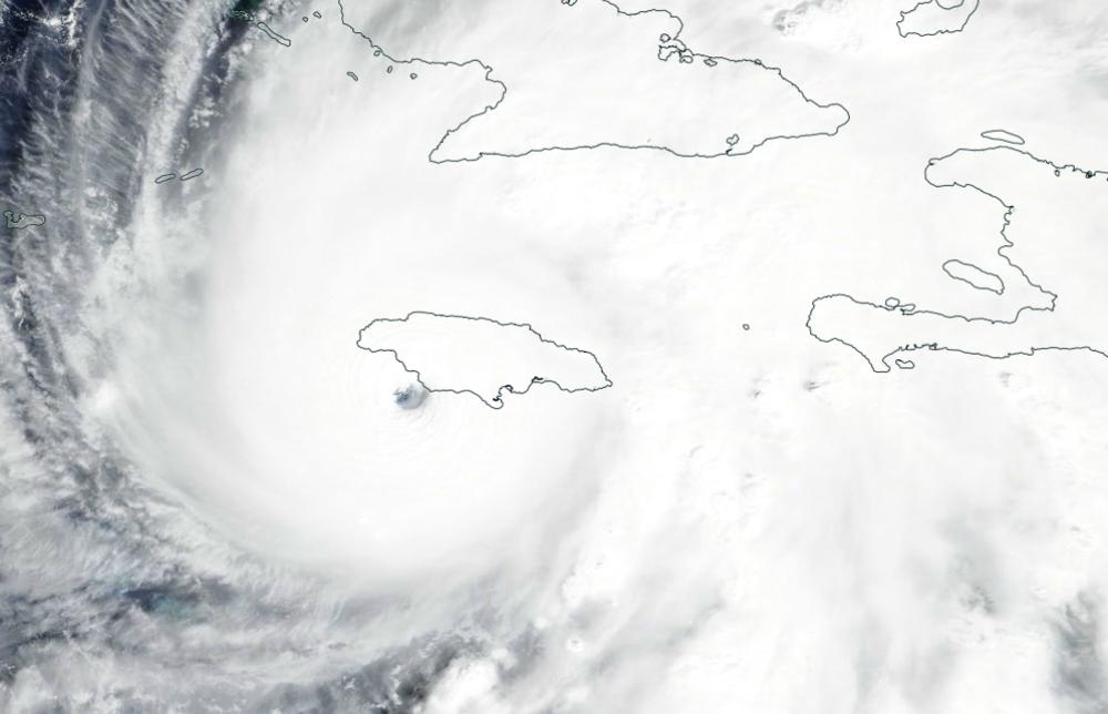 Orkaan Melissa op 28 oktober 2025, met het oog net ten zuiden van Jamaica (foto: NASA)