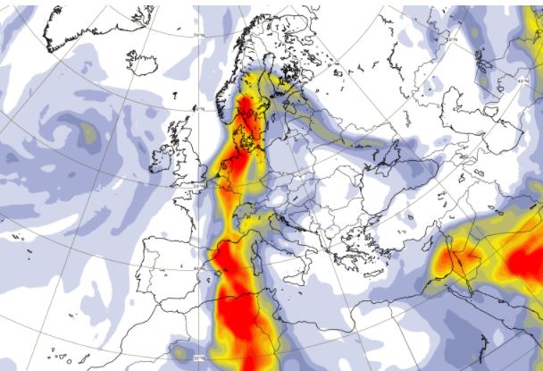 Hoogtepunt Saharastof vannacht rond middernacht. Tegelijkertijd kan het in de noordwestelijke helft van het land lichtjes regenen, waardoor woestijnstof mee naar beneden kan dwarrelen.