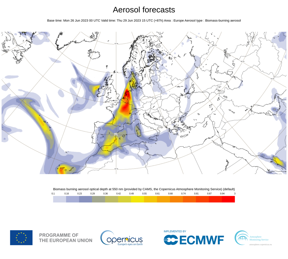 Donderdag wordt de meeste rook hogere in onze atmosfeer verwacht. (Bron: Copernicus)