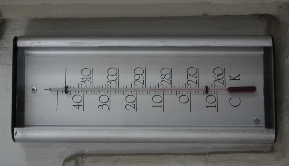 CelsiusKelvinThermometer.jpg