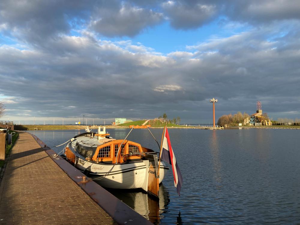 Ondanks hoge luchtdruk nog vrij veel wolken (Monique Maatjes, Harderwijk)