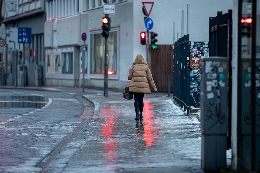 Ijzel en spekgladde wegen in Duitsland (ANP)