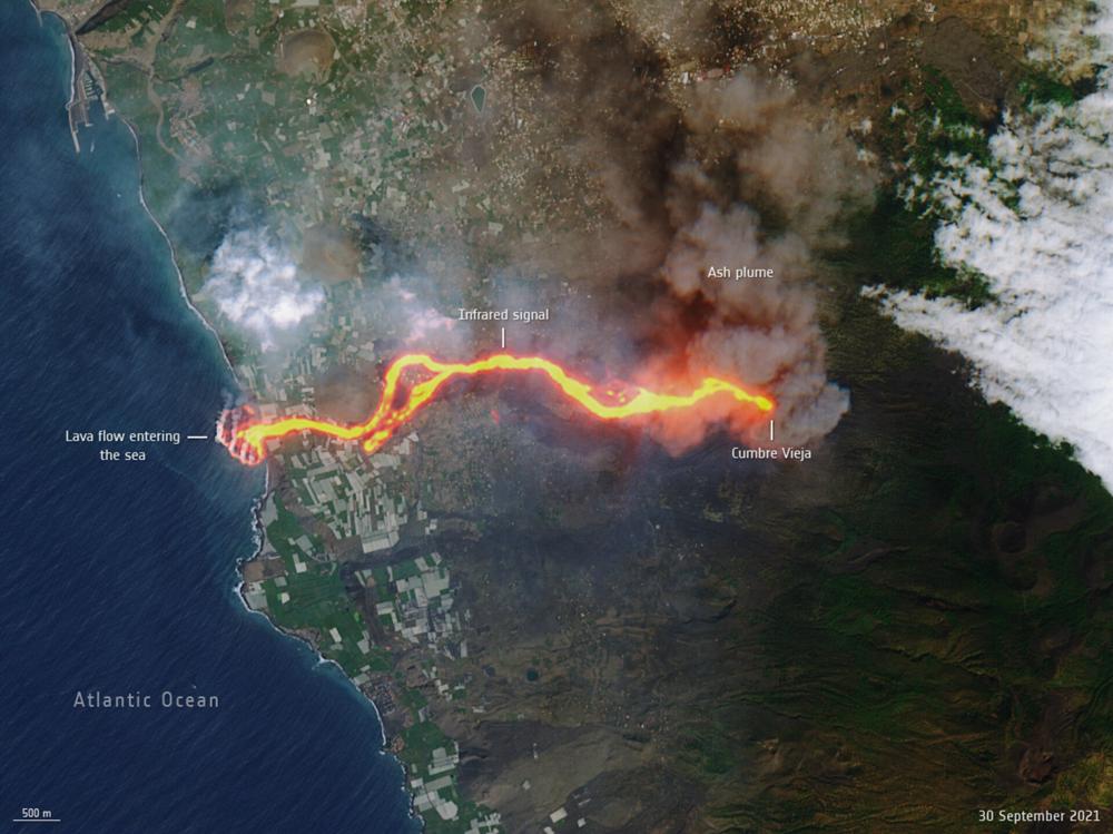 Enorme lavastroom vanuit de Cumbre Vieja (bron: ESA)