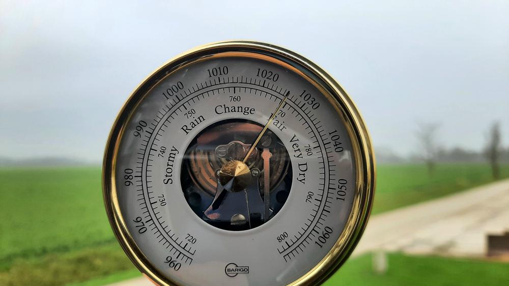 De luchtdruk stijgt - droog weer op komst. (foto: Jannes Wiersema)