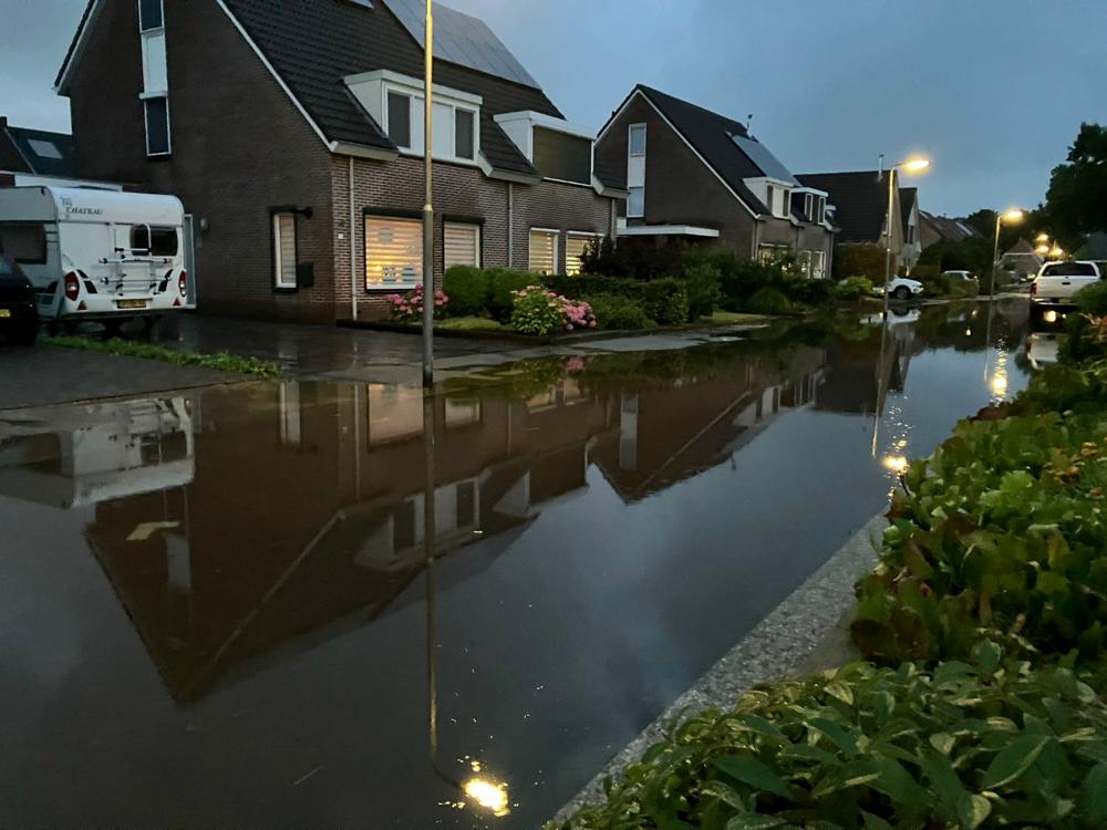 wateroverlastRobertdeVriesEmmeloord.jpg
