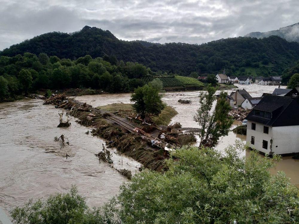 Hochwasser_in_Altenahr_Altenburg.jpg