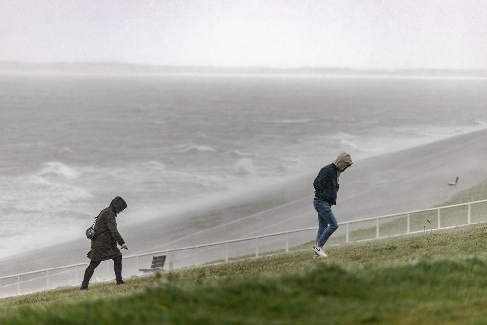 Een stormachtige wind aan zee (foto: Ilse Kootkar)