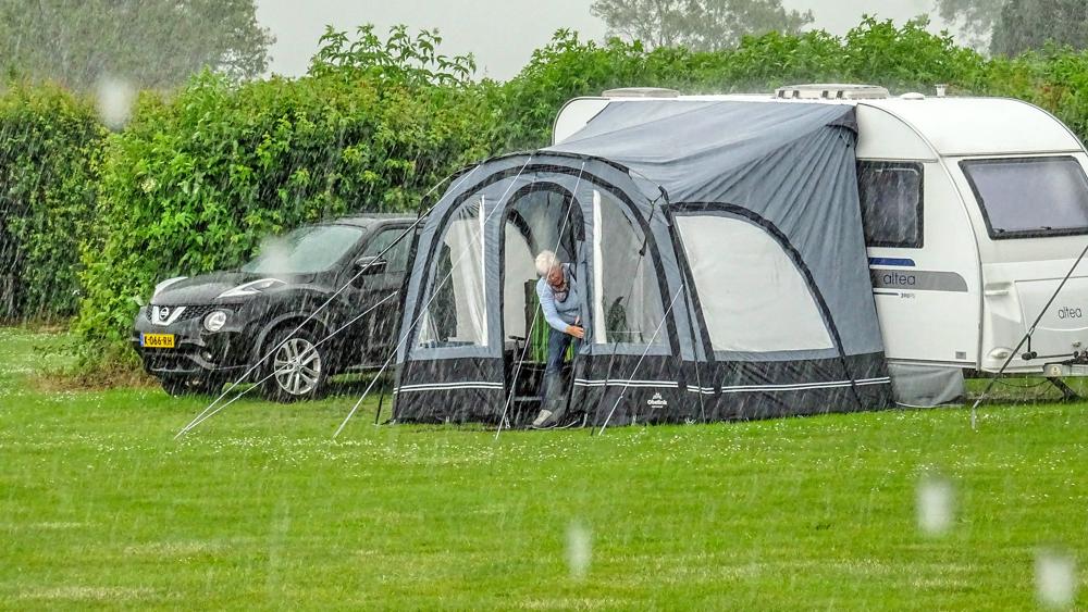 Houd rekening met plaatselijk veel regen door stortbuien (foto: